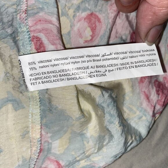 Lefties Women's Pink Floral Button-Down Shirt Viscose Blend Sz M NWT MSRP $89‎ - Picture 6 of 7